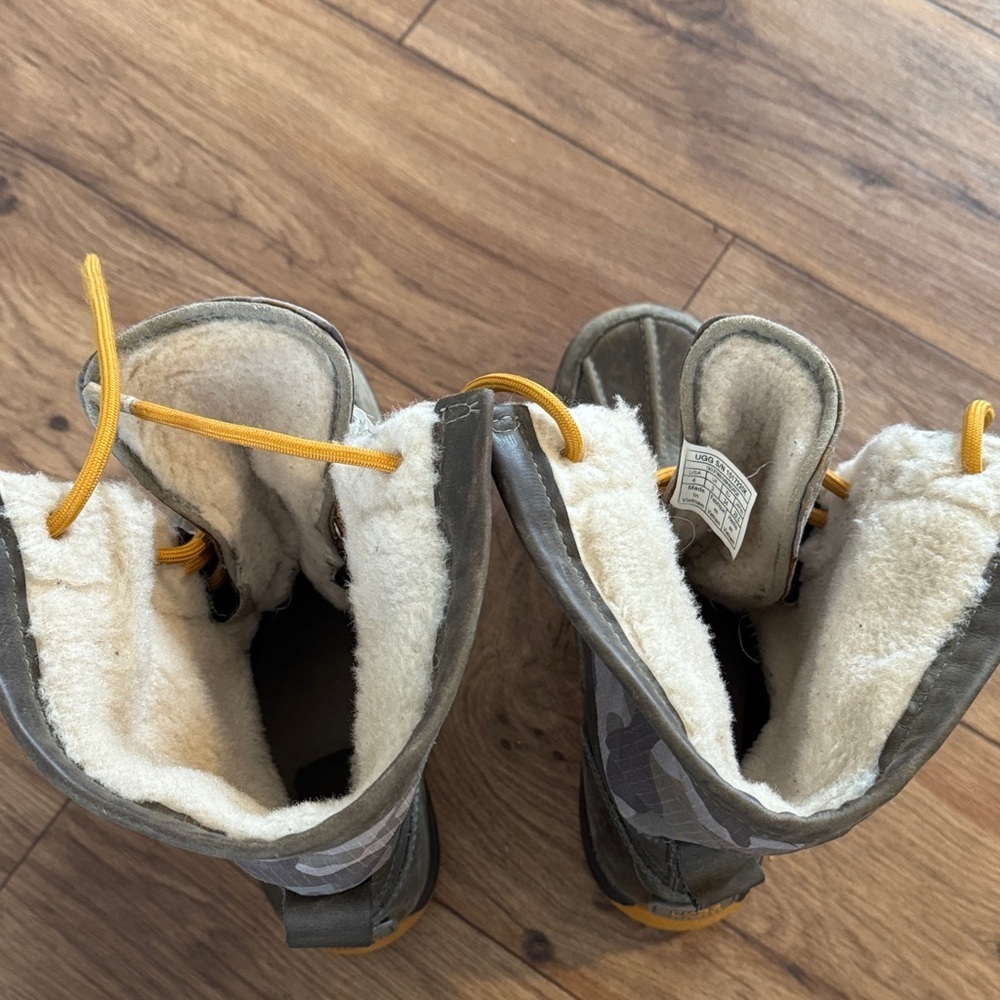 UGG Kids Boots with Yellow Laces - Picture 2 of 5